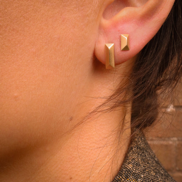 Òr Asymmetrical Stud Earrings - 9ct Recycled Gold